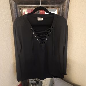 Black long sleeve shirt size small tie accent